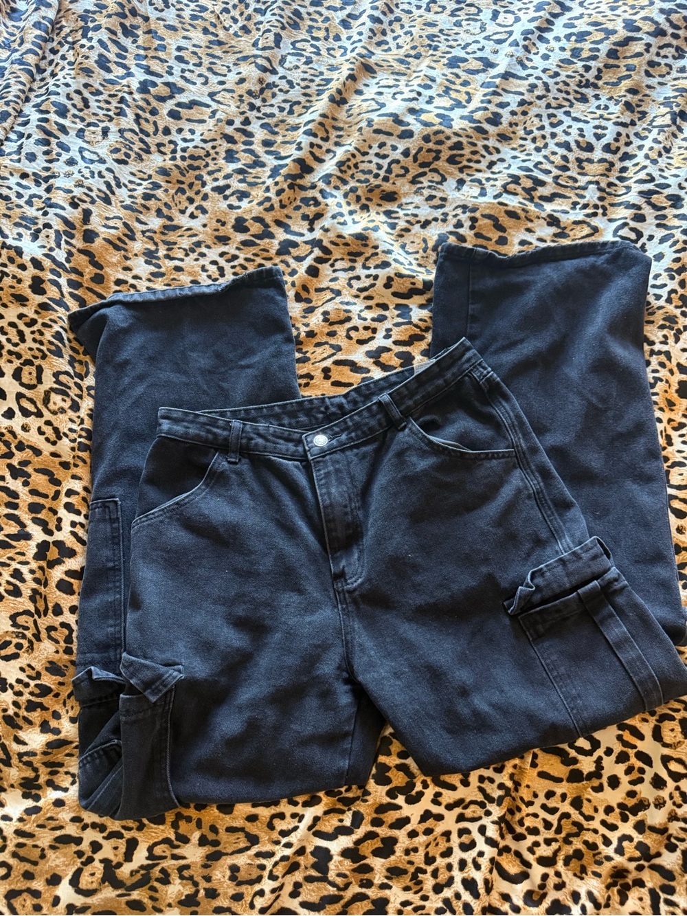 Black Cargo Jeans - Classic Utility Style